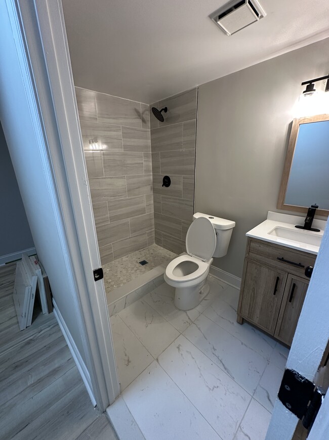 Newly renovated bathroom. - 18712 Capella Ln