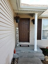 Building Photo - 128 Forest Ln
