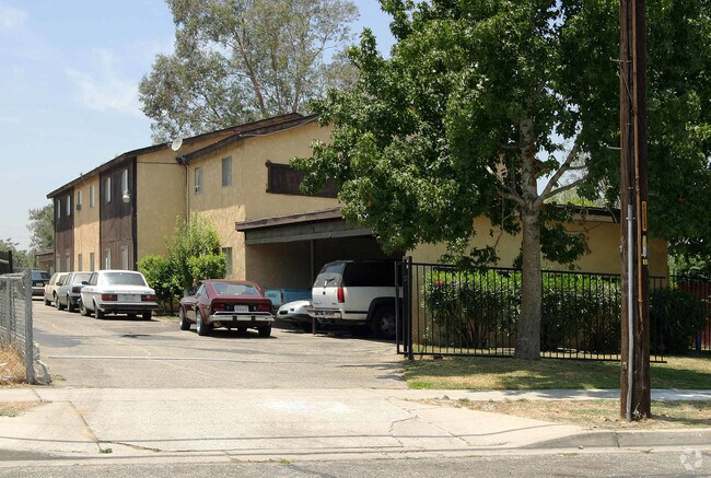 Foto del edificio - 9210 Pepper Ave