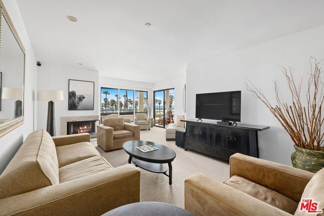 Foto del edificio - 130 Ocean Park Blvd