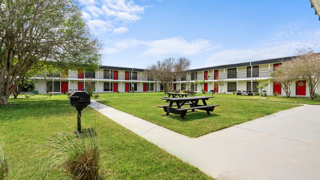 BCF Courtyard barbacoa - Bay City Flats