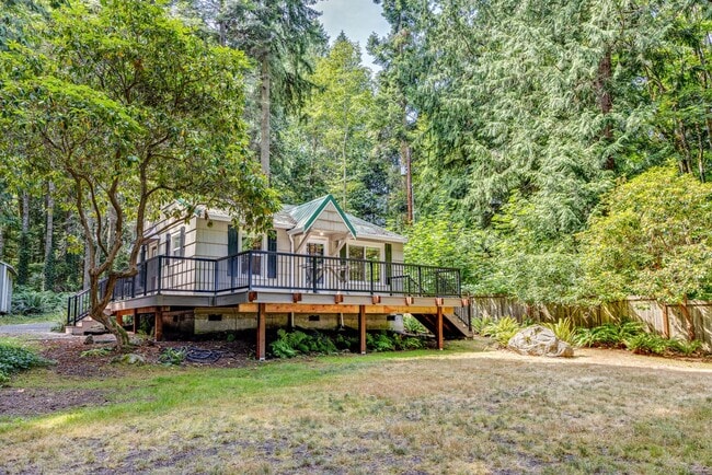 Building Photo - Charming 1-Bedroom Cottage Near Hood Canal...