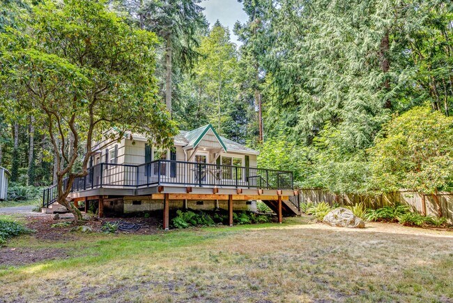 Foto del edificio - Charming 1-Bedroom Cottage Near Hood Canal...
