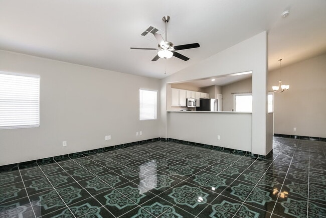 Foto del edificio - 1620 S 228th Ln