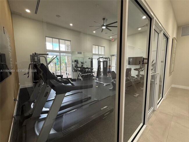 Foto del edificio - 12845 NW 24th Ave