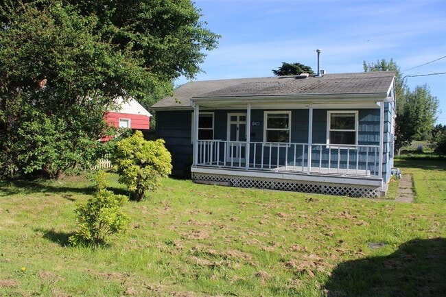 Foto del edificio - 1 Bedroom- Single Family Home with Large Yard