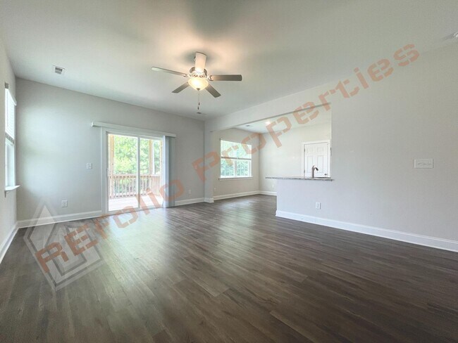 Foto del edificio - 321 Quarryrock Rd