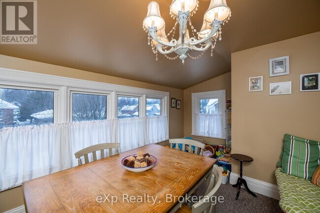 Photo du bâtiment - 554 2nd Ave E