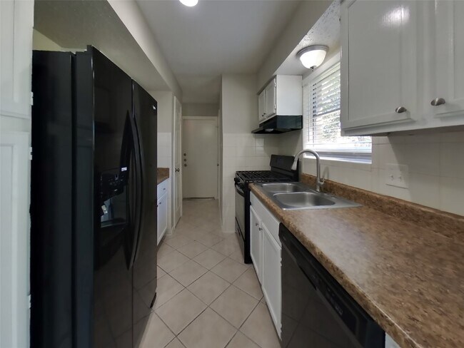 Foto del edificio - 7519 Lobera Dr