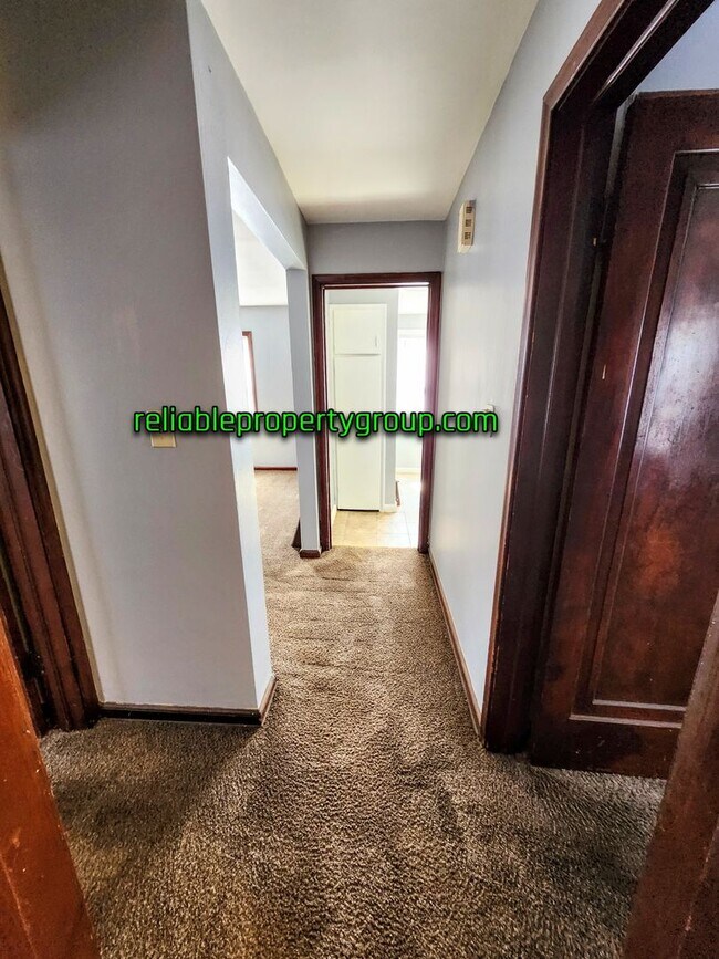 Building Photo - New Listing - Fort Wayne