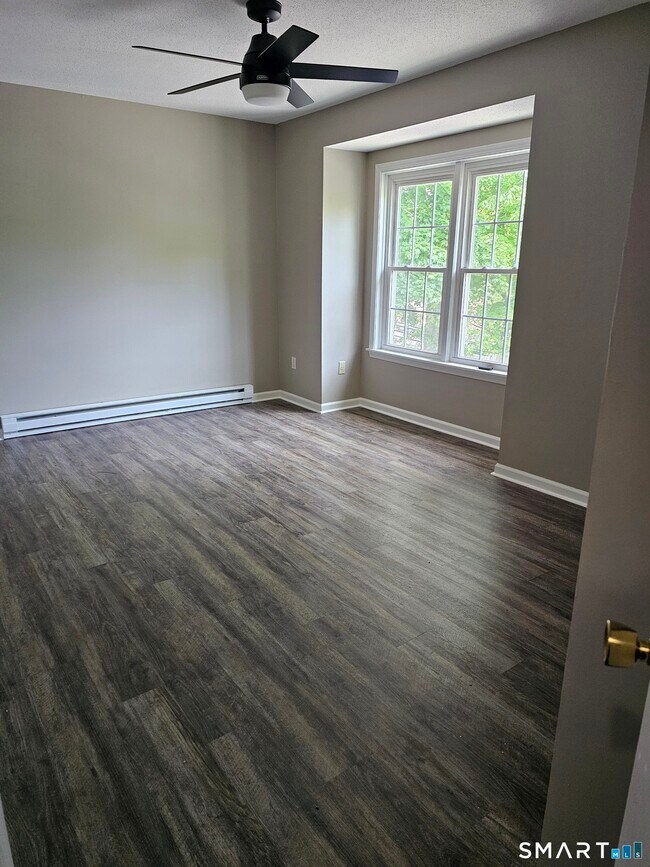 Foto del edificio - 12 Deerwood Ln