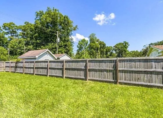 Building Photo - 2125 Shady Ln