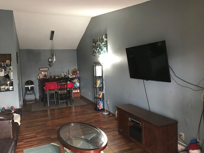 living room - 3850 Plymouth Boulevard