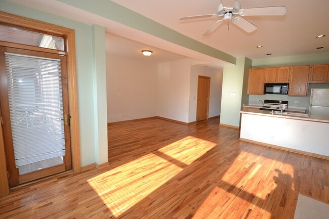 Photo - Pet Friendly 3 Bed 2 Bath Top Floor Unit Apartment