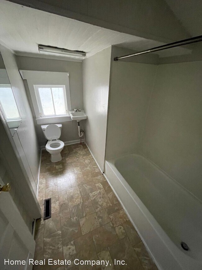 Building Photo - 3 br, 1 bath House - 117 Wheeler Street