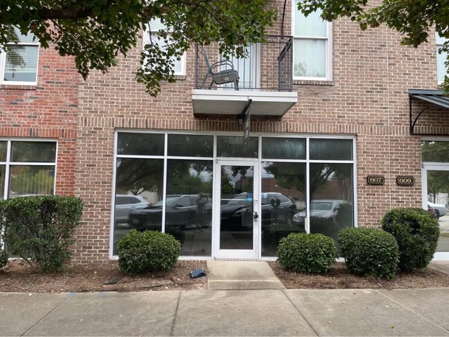 Foto del edificio - 607 Lady St