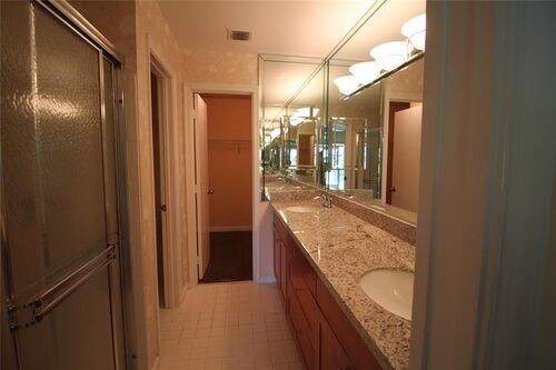 Foto del edificio - 7490 Pinewalk Dr S