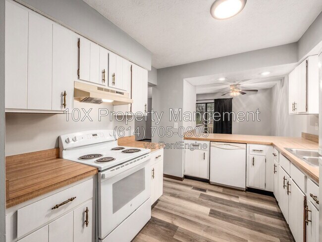 Foto del edificio - 8235 Goldsmith Dr