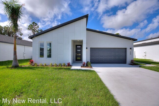 Building Photo - 4 br, 2 bath House - 208 Newcastle Court