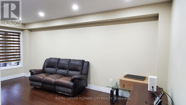 Photo du bâtiment - 158 Willow Park Dr