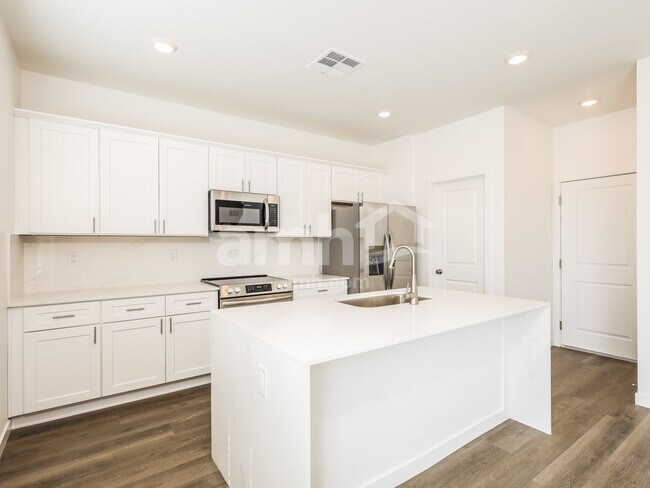 Foto del edificio - 4043 Williams Pond Rd
