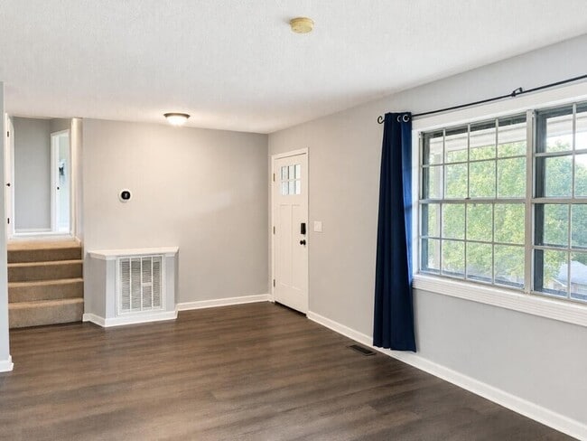 Building Photo - 1606 Lisa Lynn Dr