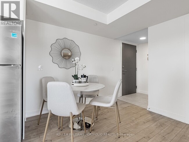 Building Photo - 10-410 Wilby Crescent