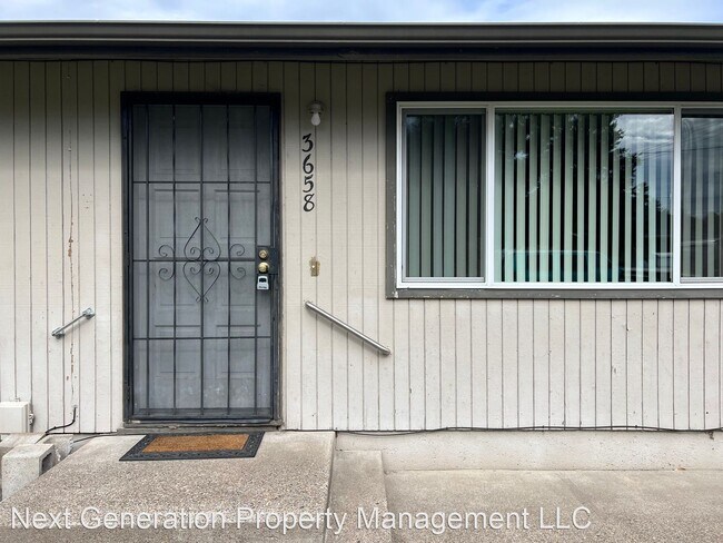 Building Photo - 2 br, 1 bath House - 3658 Virginia Ave.