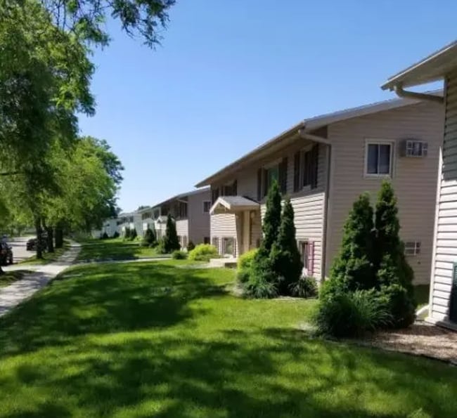 Building Photo - 1 bed 1 bath apartment with LVP flooring