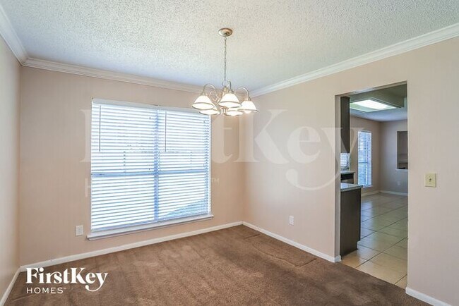Foto del edificio - 5719 Forest Trails Dr