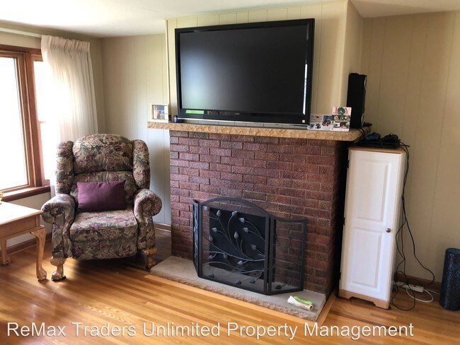 Building Photo - 2 br, 1 bath House - 206 Twin Oaks