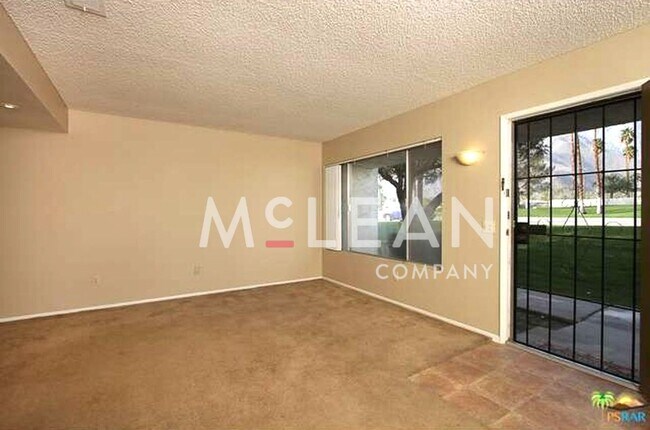 Foto del edificio - Spacious 4-Bedroom Condo in Indian Canyon Gardens – Palm Springs Living at Its Best!