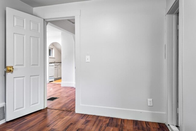 Building Photo - 44 Euclid Ave