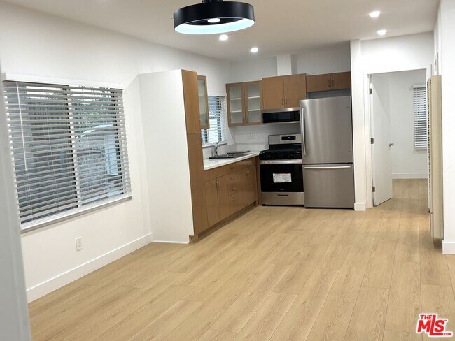 Foto del edificio - 2115 Venice Blvd.