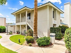 Building Photo - 1800 Club House Dr