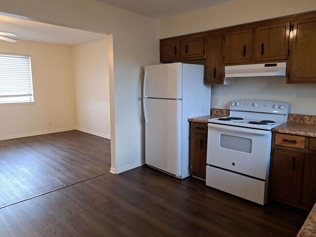 Foto del edificio - 3704 E 11th St