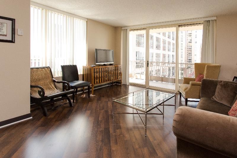 Foto principal - 746 N Wabash Ave