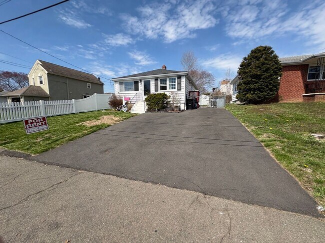 Foto del edificio - 82 Parker Ave