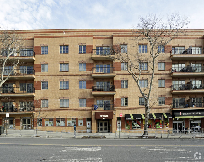 Building Photo - The Pointe