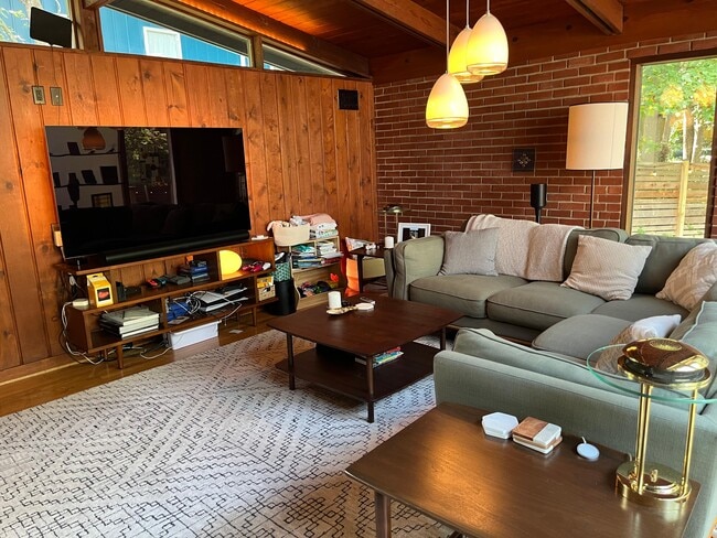 Foto del edificio - 3416 Executive Ave