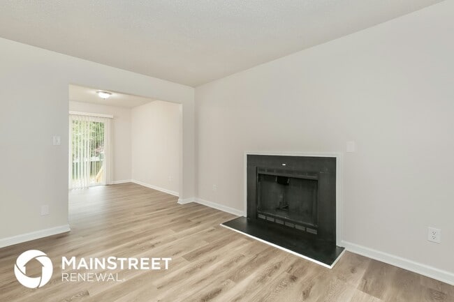 Building Photo - 135 W Lakefield Dr