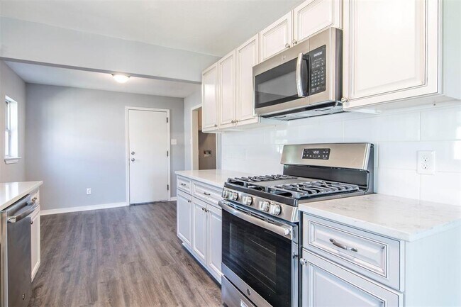 Building Photo - 1419 Tarley St