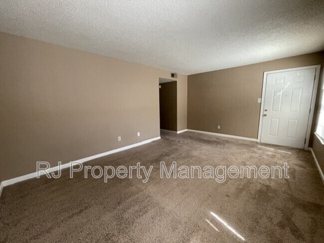 Building Photo - 3566 Bristerwood Dr
