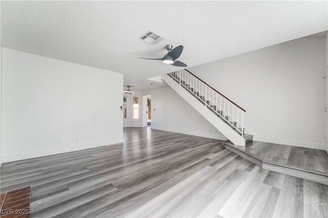 Foto del edificio - 8644 Trafalgar Dr