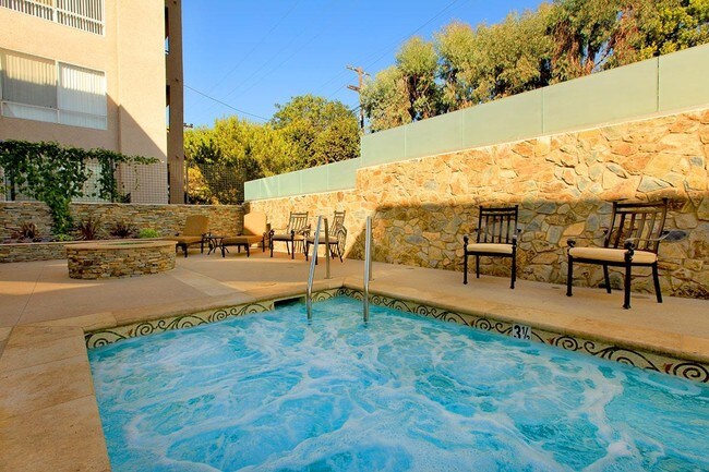 Del Rio Apartments Rentals Los Angeles, CA