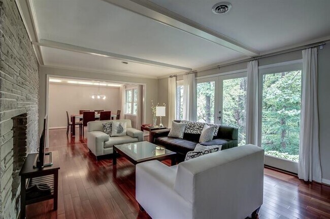 Foto del edificio - 720 Langford Ln NW