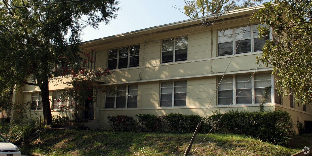 Primary Photo - 1318 Willow Branch Ave