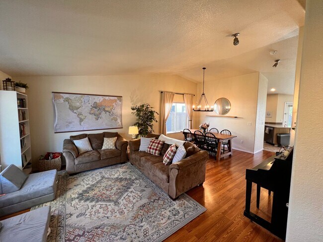 Foto del edificio - 4412 Ingleside Dr SE
