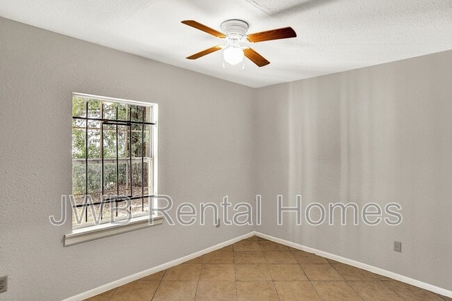 Building Photo - 2310 Palafox St