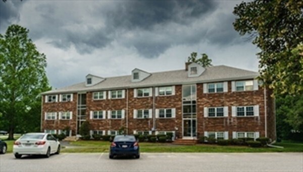Building Photo - 53 Fernview Ave